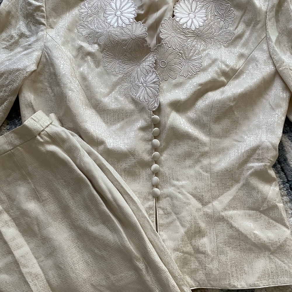 Papell petites 10P 100% silk skirt blazer cream - Picture 2 of 8